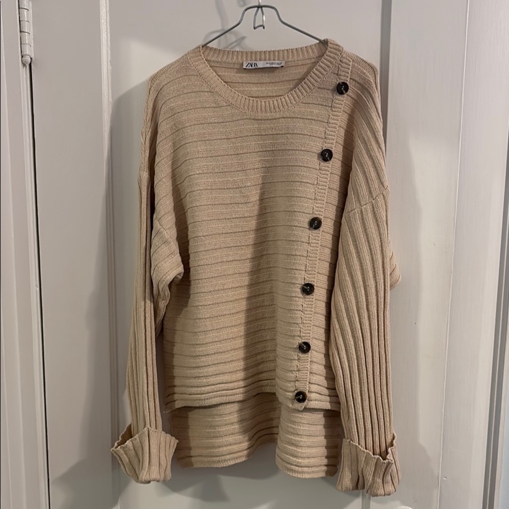 Zara Cream Crew Neck Sweater with Ribbed Texture